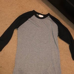 baseball t-shirt (randy t-shirt) (goes to elbows)